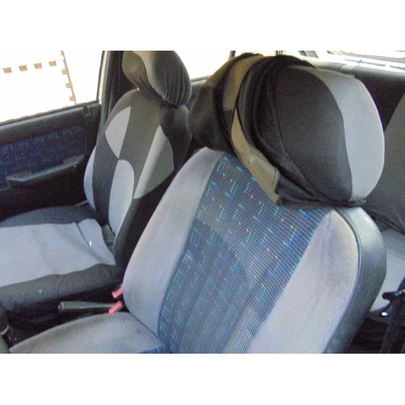 peugeot 205 berlina del año 1996