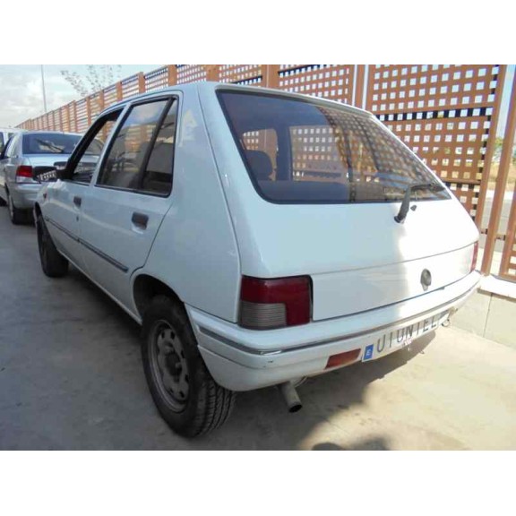 peugeot 205 berlina del año 1996