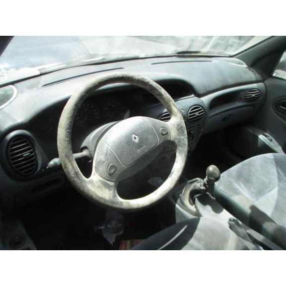 renault megane i berlina hatchback (ba0) del año 1997