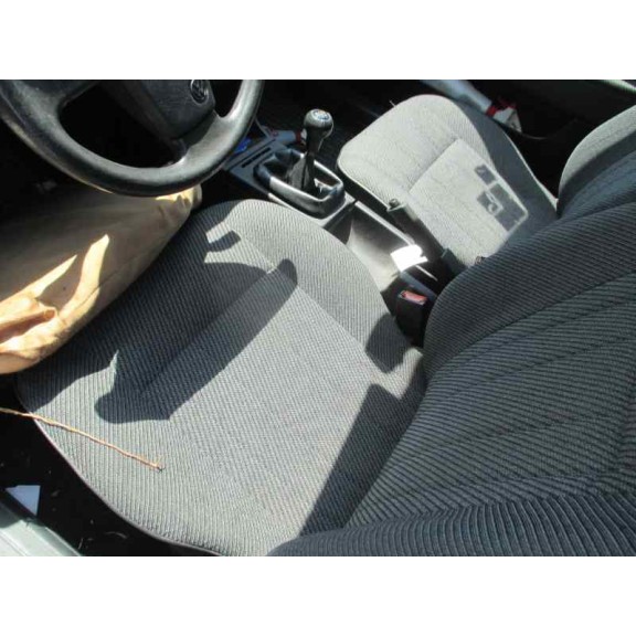 volkswagen passat berlina (312) del año 1989