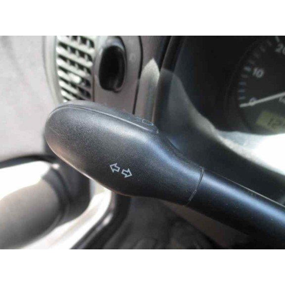 volkswagen polo berlina (6n1) del año 1999