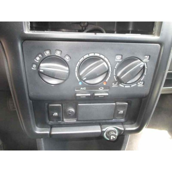 volkswagen polo berlina (6n1) del año 1999