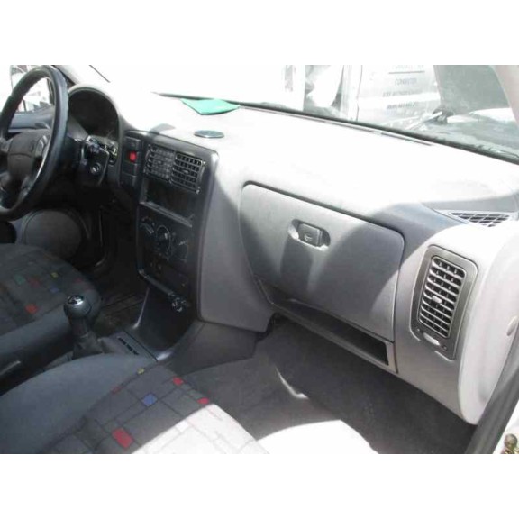 volkswagen polo berlina (6n1) del año 1999