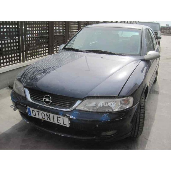 opel vectra b berlina del año 2000