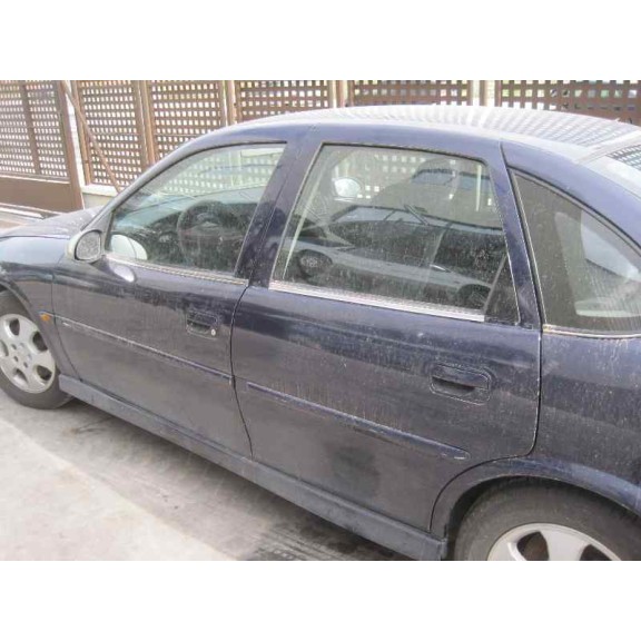 opel vectra b berlina del año 2000