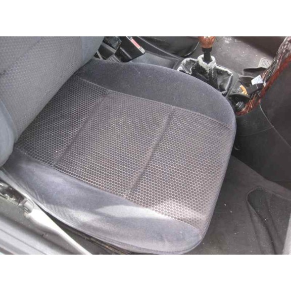 opel vectra b berlina del año 2000