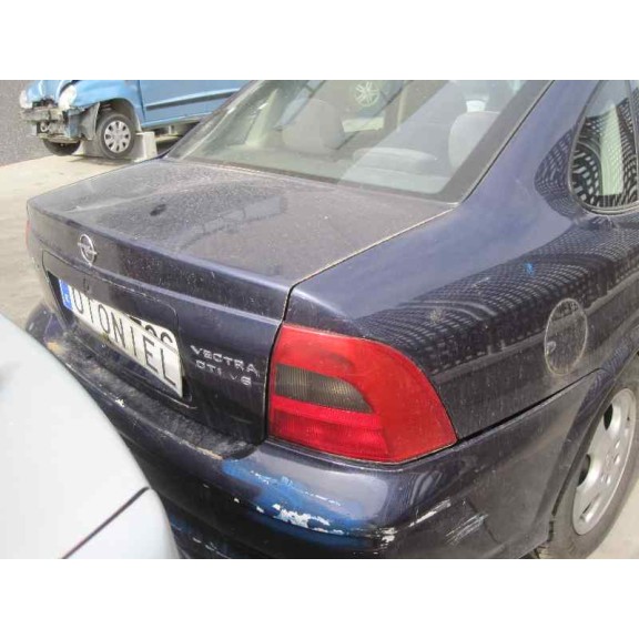 opel vectra b berlina del año 2000