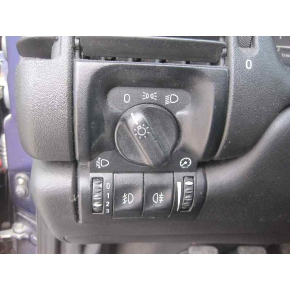 opel vectra b berlina del año 2000