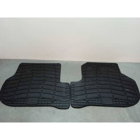 Recambio de alfombras para volkswagen scirocco (137) referencia OEM IAM 1K1061550B041 DELANTERAS Y TRASERAS DE GOMA