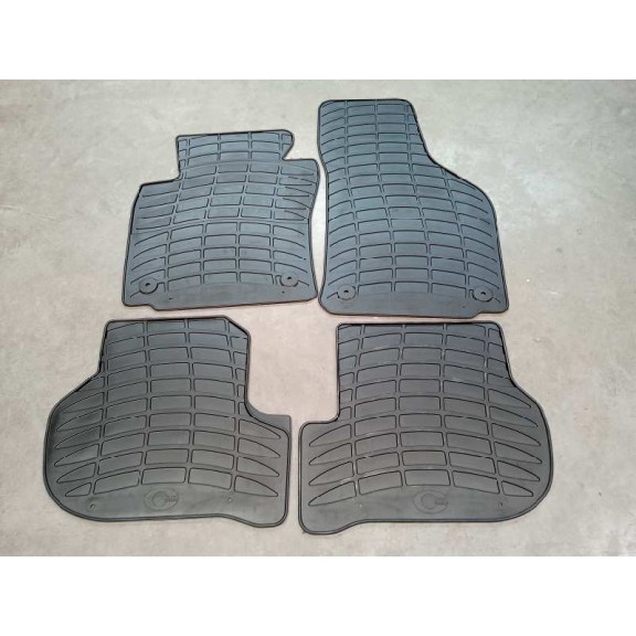 Recambio de alfombras para volkswagen scirocco (137) referencia OEM IAM 1K1061550B041 DELANTERAS Y TRASERAS DE GOMA