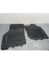 Recambio de alfombras para volkswagen golf viii lim. (cd1) referencia OEM IAM 5H1061500A82V DELANTERA Y TRASERA DE GOMA