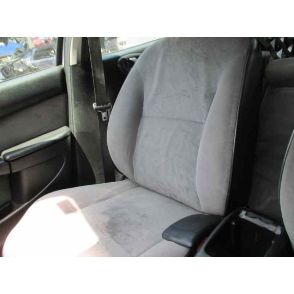 citroën xsara berlina del año 2002