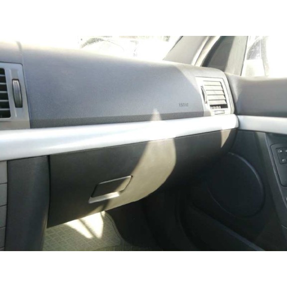 opel vectra c berlina del año 2004