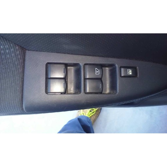 nissan note (e11e) del año 2012