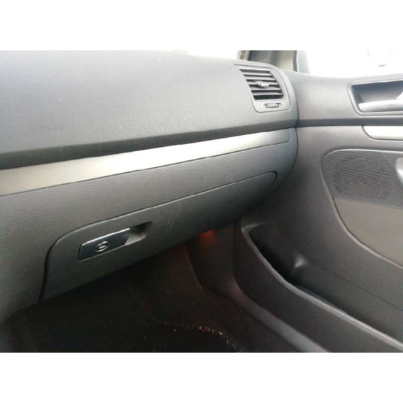 volkswagen golf v berlina (1k1) del año 2006