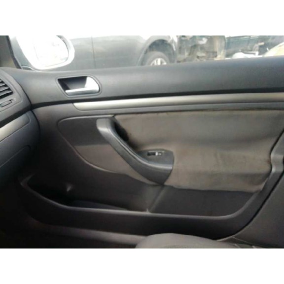 volkswagen golf v berlina (1k1) del año 2006