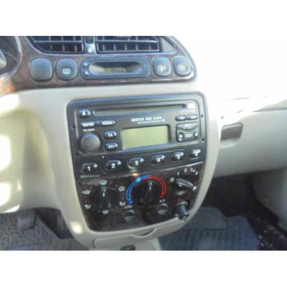 ford fiesta berlina (dx) del año 2002