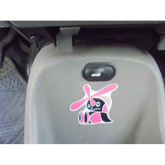 ford fiesta berlina (dx) del año 2002