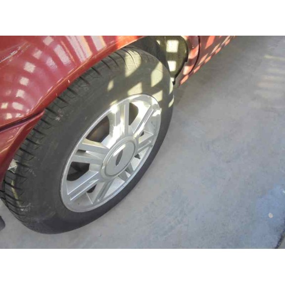 ford fiesta berlina (dx) del año 2002