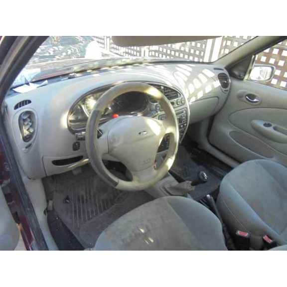 ford fiesta berlina (dx) del año 2002