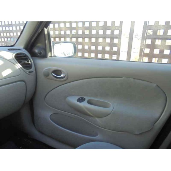 ford fiesta berlina (dx) del año 2002