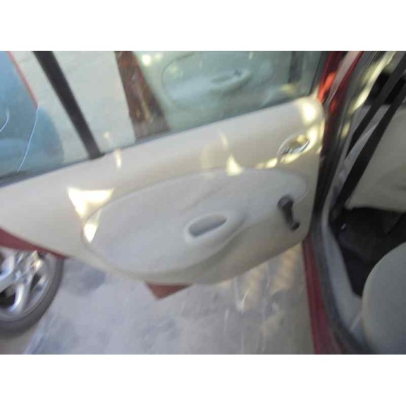 ford fiesta berlina (dx) del año 2002