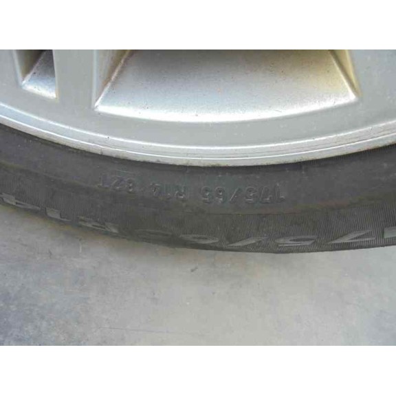 ford fiesta berlina (dx) del año 2002