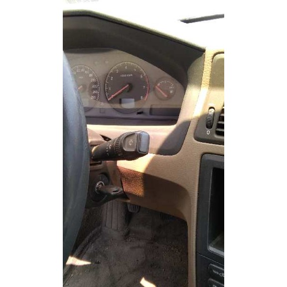 volvo s60 berlina del año 2001