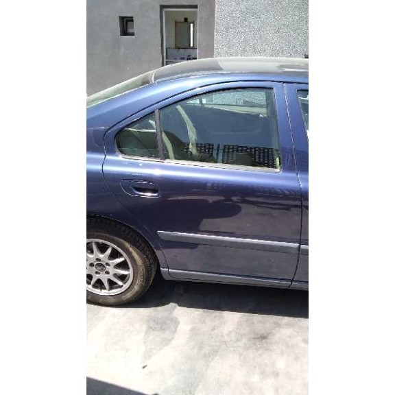 volvo s60 berlina del año 2001