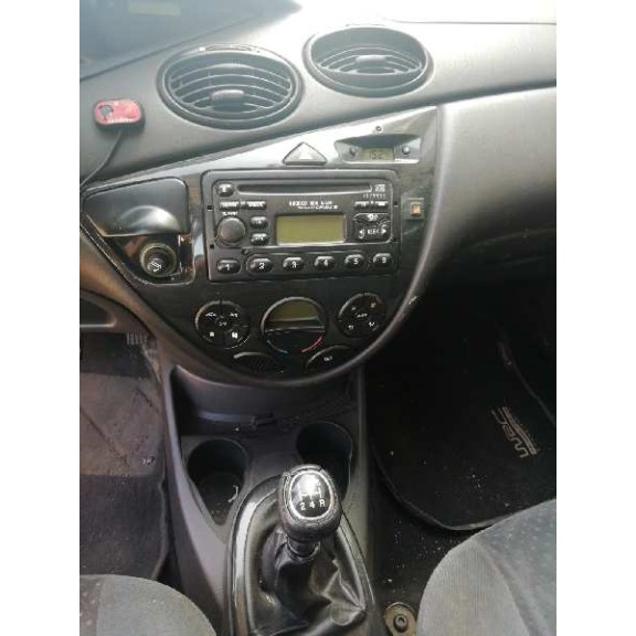 ford focus berlina (cak) del año 2004
