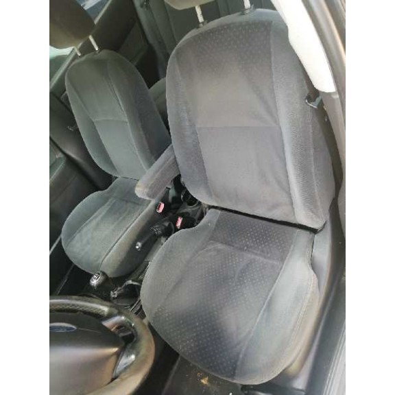 ford focus berlina (cak) del año 2004