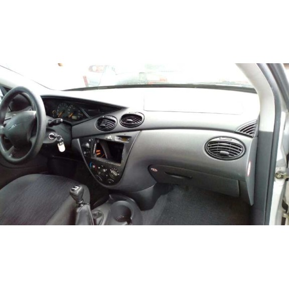 ford focus berlina (cak) del año 1999