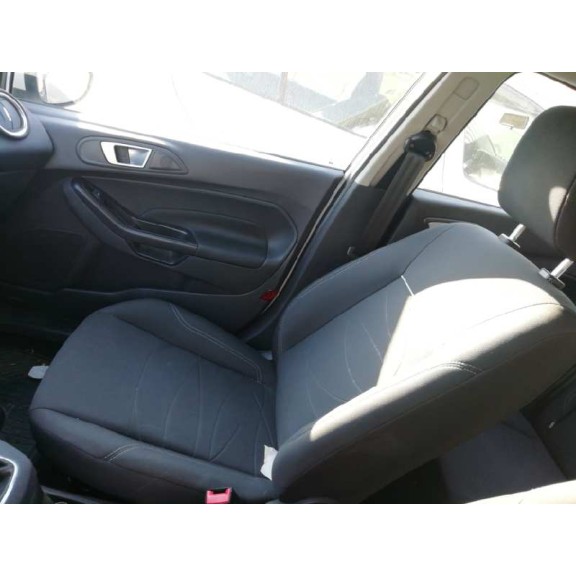 ford fiesta (ccn) del año 2013