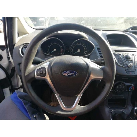 ford fiesta (ccn) del año 2013