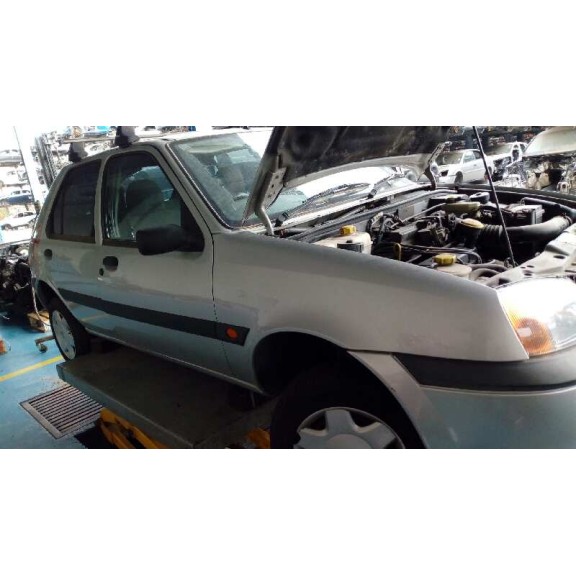 ford fiesta berlina (dx) del año 2000