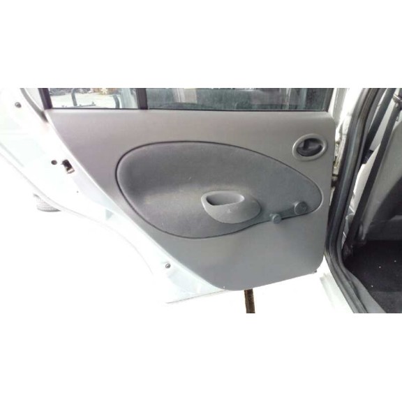 ford fiesta berlina (dx) del año 2000