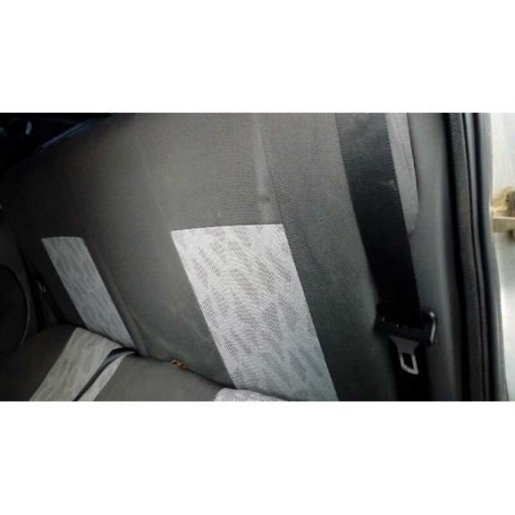 ford fiesta berlina (dx) del año 2000