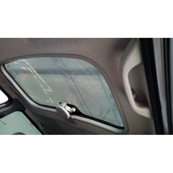 ford fiesta berlina (dx) del año 2000