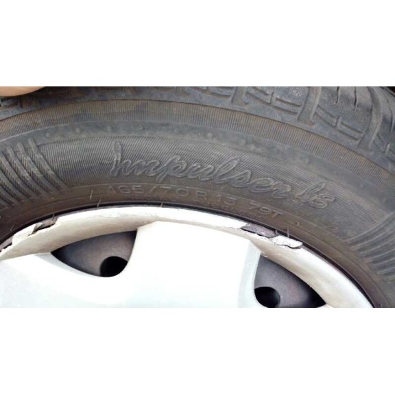 ford fiesta berlina (dx) del año 2000