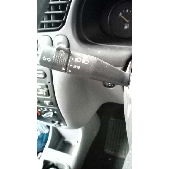 ford fiesta berlina (dx) del año 2000