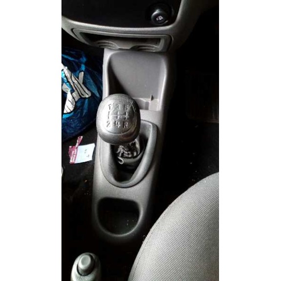 ford fiesta berlina (dx) del año 2000