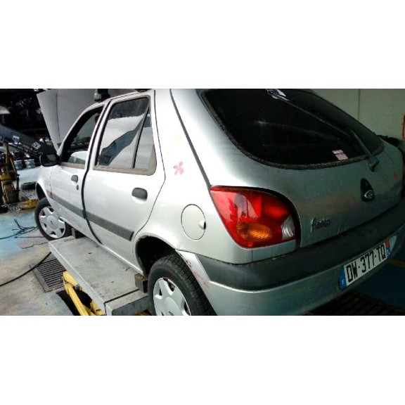 ford fiesta berlina (dx) del año 2000