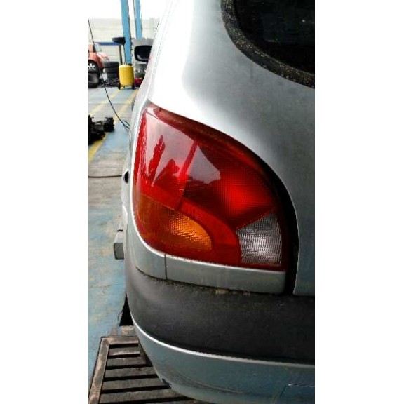 ford fiesta berlina (dx) del año 2000