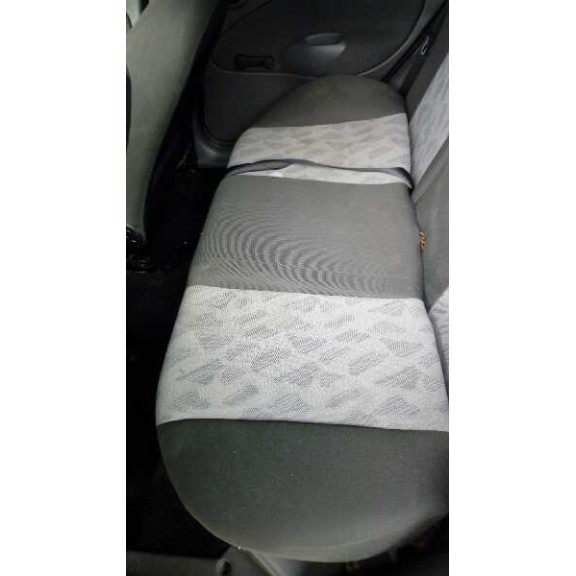 ford fiesta berlina (dx) del año 2000