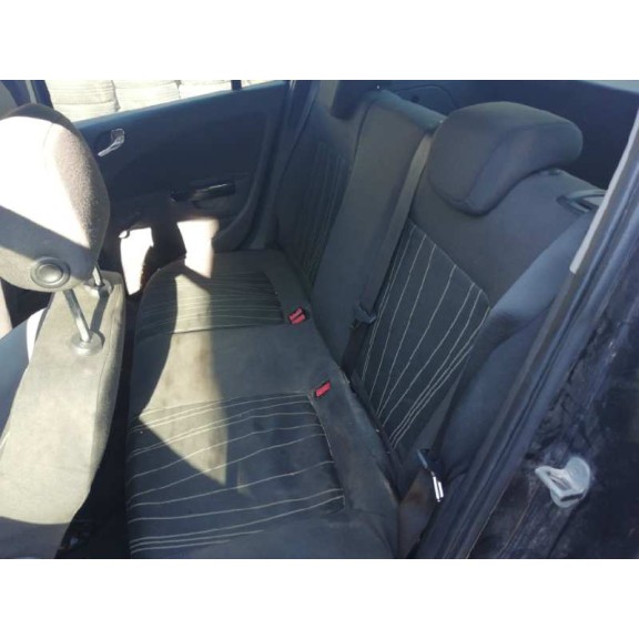 opel corsa d del año 2010