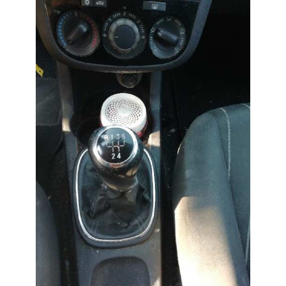 opel corsa d del año 2010