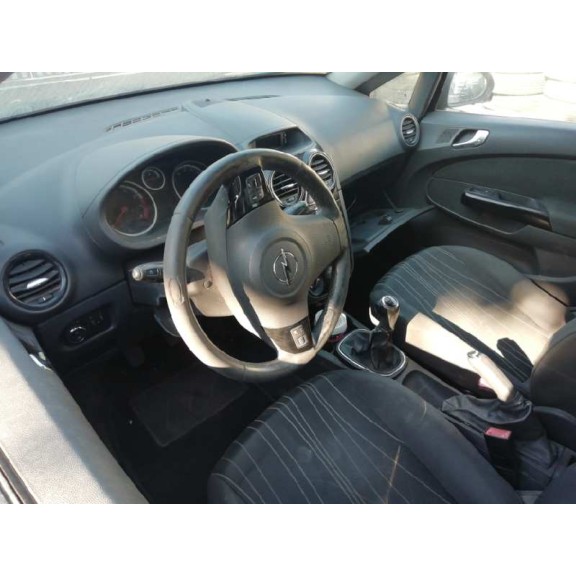 opel corsa d del año 2010