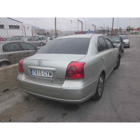 toyota avensis berlina (t25) del año 2004