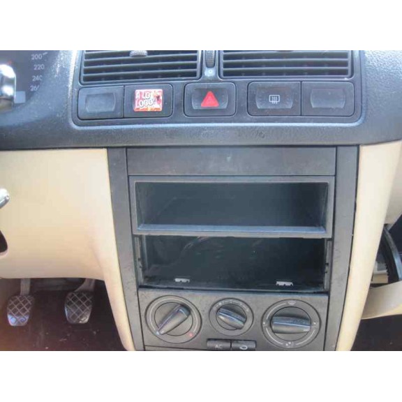 volkswagen golf iv berlina (1j1) del año 2001