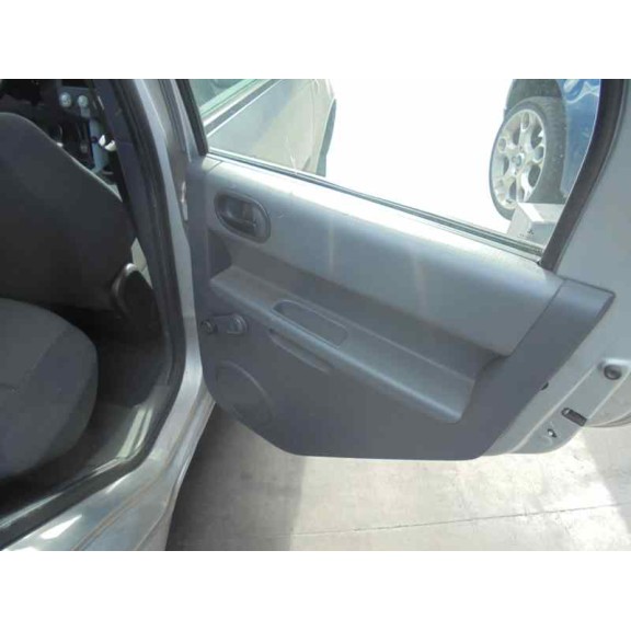 mitsubishi colt berlina 5 (z30a) del año 2004